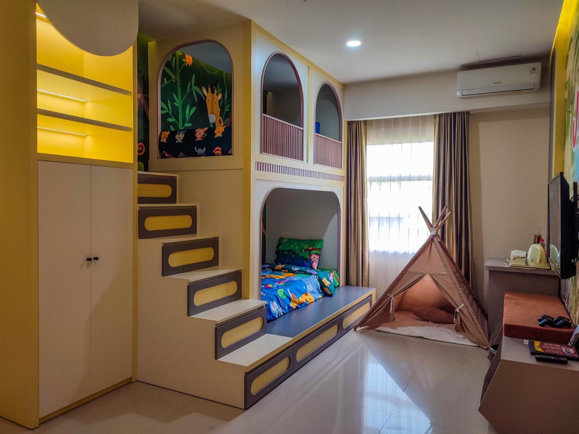 Luminor Hotel Banyuwangi By Wh Exterior foto