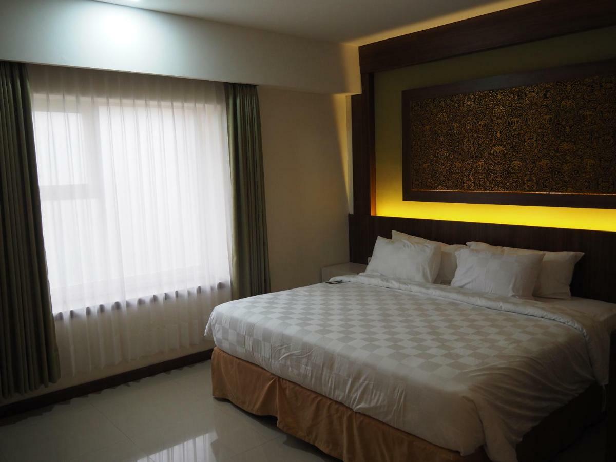 Luminor Hotel Banyuwangi By Wh Exterior foto