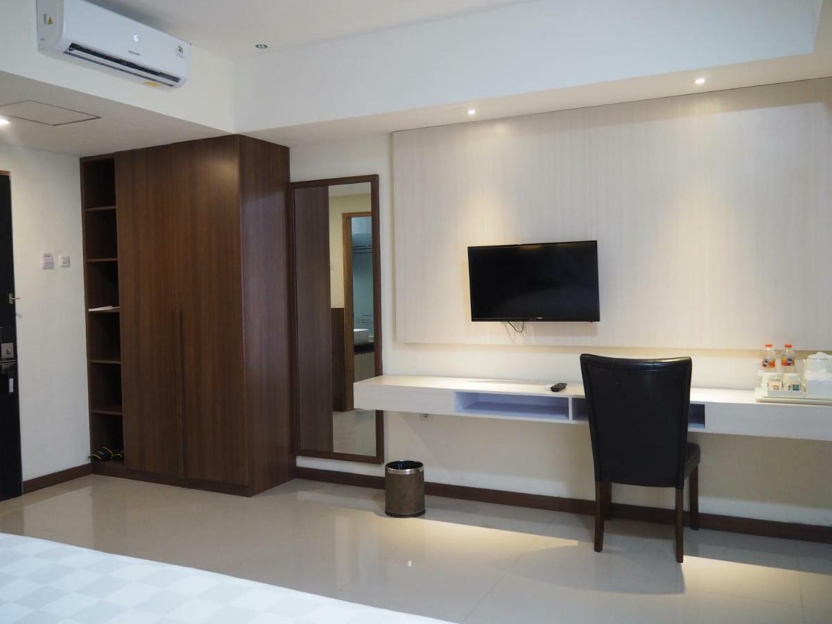 Luminor Hotel Banyuwangi By Wh Exterior foto