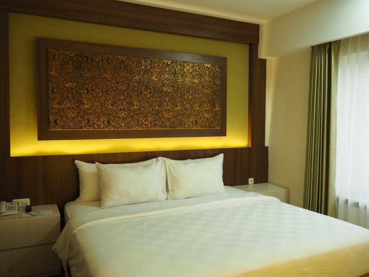 Luminor Hotel Banyuwangi By Wh Exterior foto