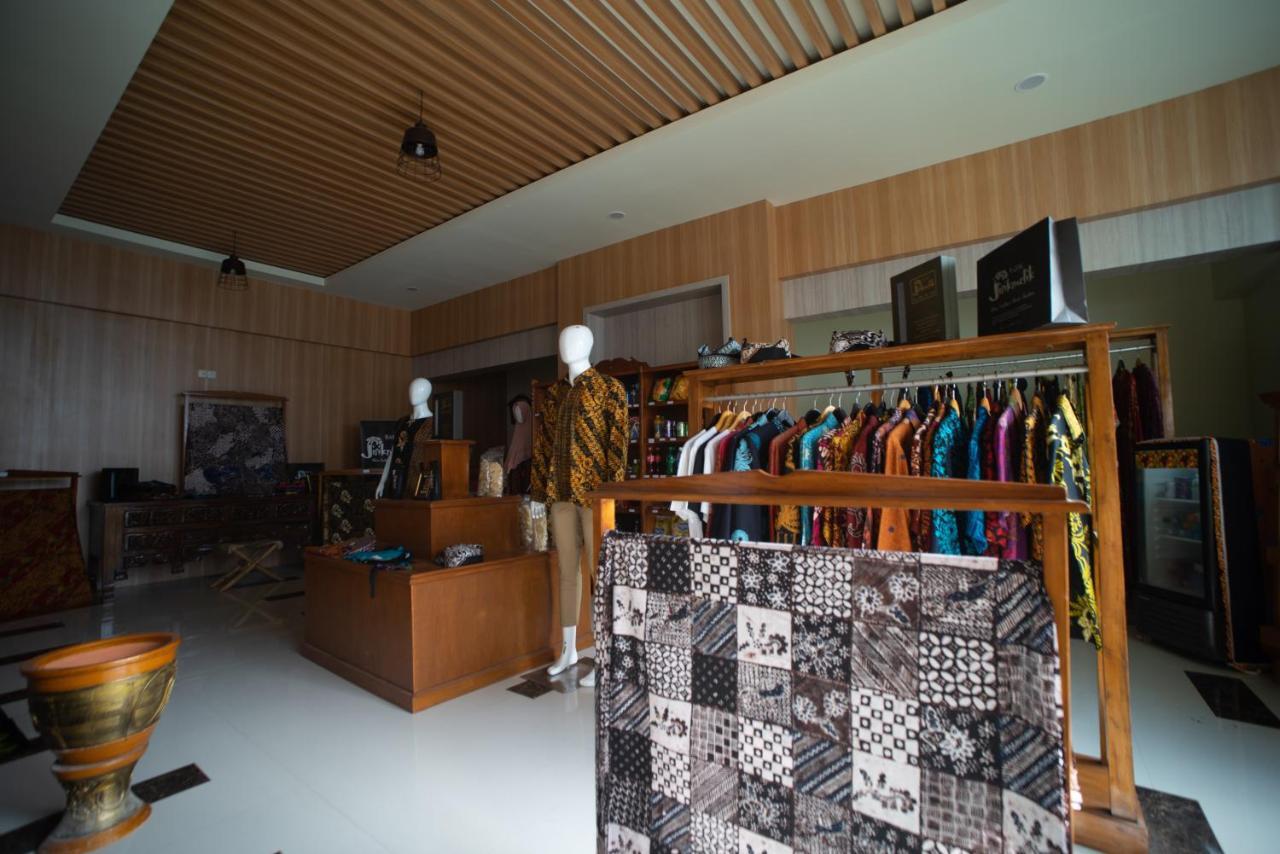 Luminor Hotel Banyuwangi By Wh Exterior foto