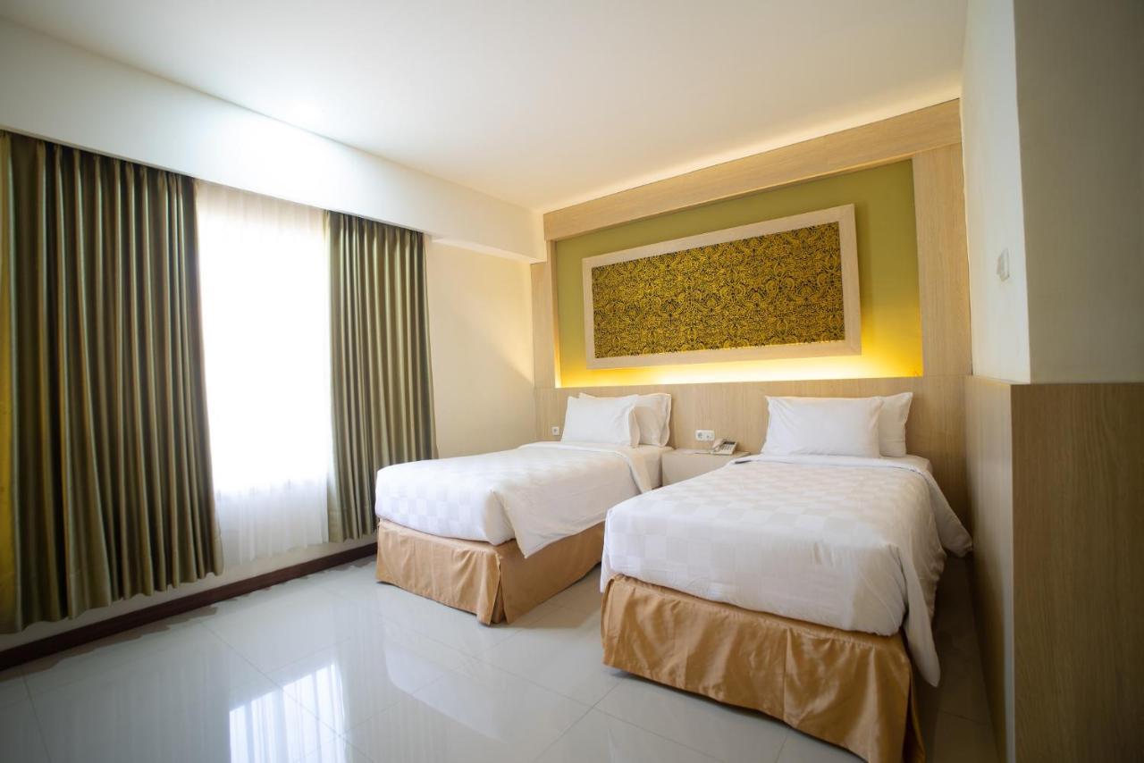 Luminor Hotel Banyuwangi By Wh Exterior foto