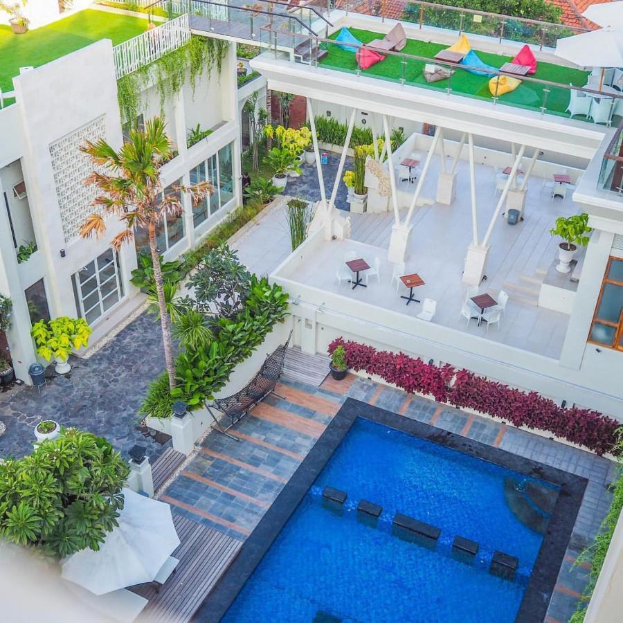 Luminor Hotel Banyuwangi By Wh Exterior foto